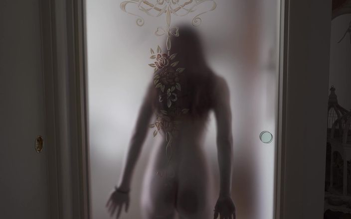 Dolls Cult: To sprawia, że ja tak napalony, aby drażnić cię moim ciałem ...