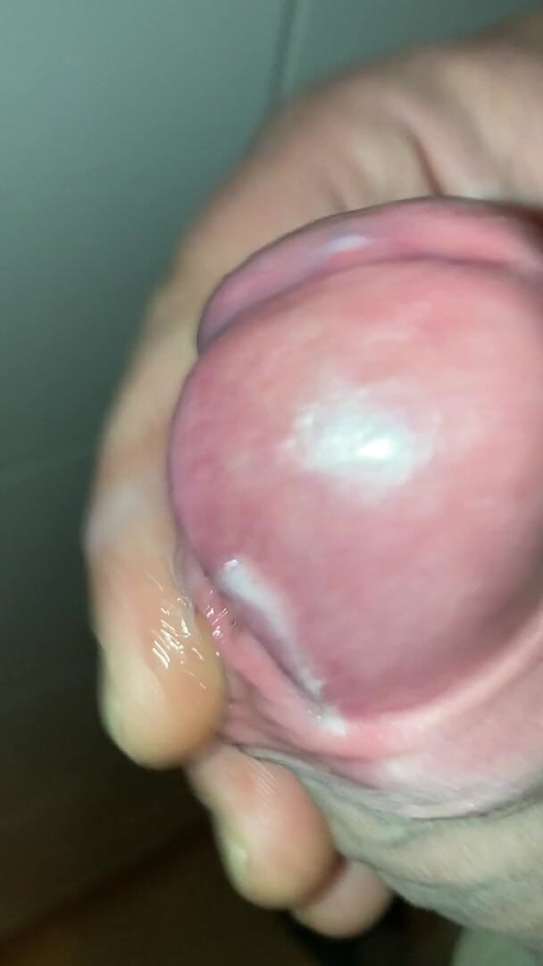 Foreskinguy: Sünneti yakın çekim kafasını azdırıyor ve boşalıyor