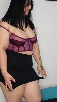 A bunda da minha meia-irmã gordinha até ela me deixar gozar dentro da vagina dela