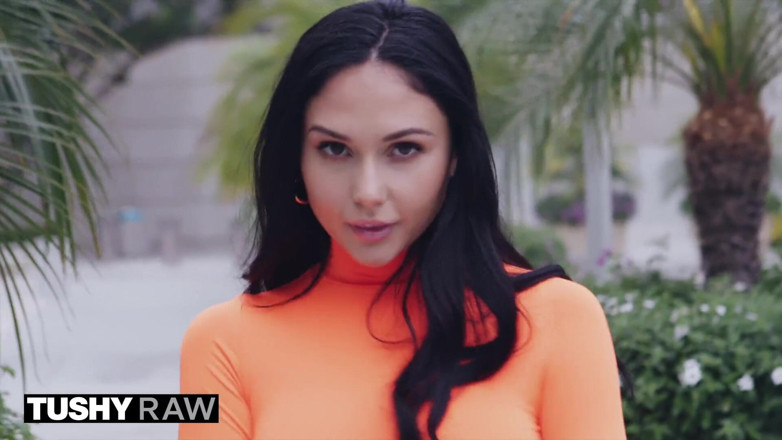 Tushyraw: TUSHYRAW - Ariana Marie dostaje seks analny w ciągu życia