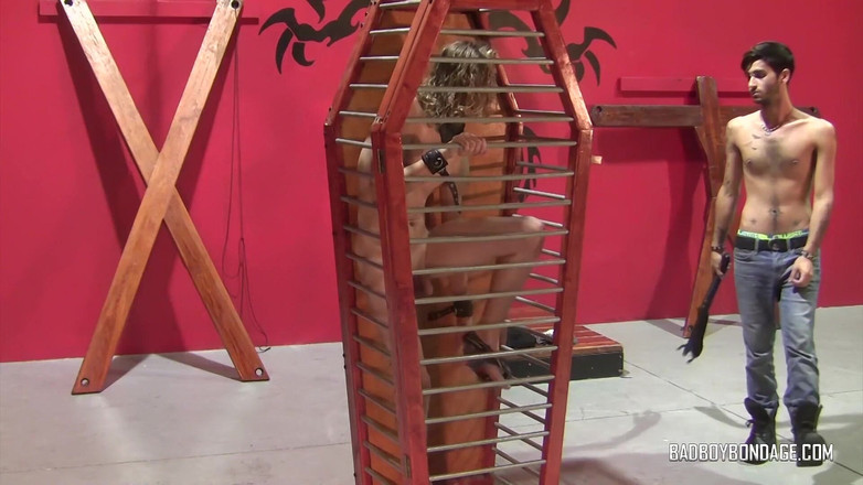 Bad boys bootcamp: Floggers के अपने संग्रह का उपयोग करना