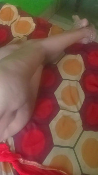 Z Lov podczas rozmowy przez telefon z mężem