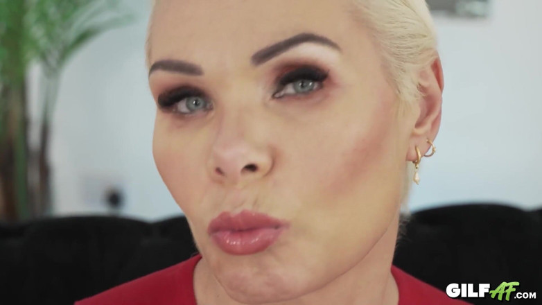 Gilf AF: Undersexed socialite - GILF Francesca Kattunge