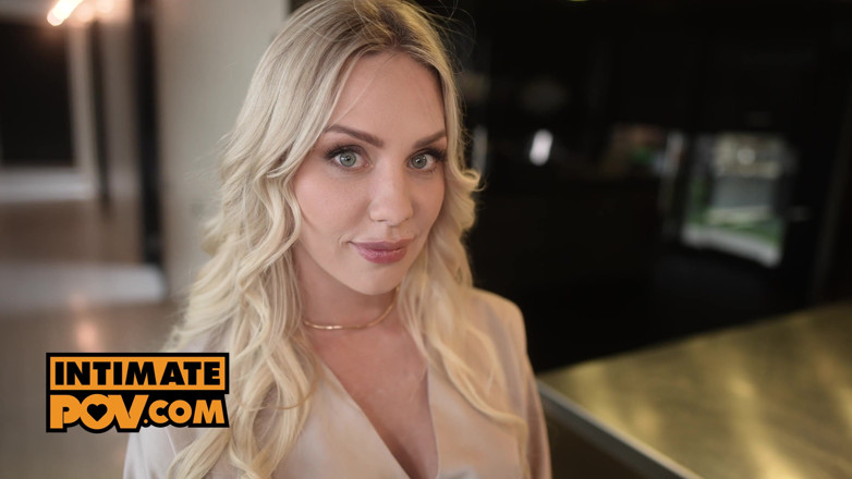 IntimatePOV: VEDERE LA PERSOANA 1 - Ejaculare dură cu gagici sexy Angie Lynx și...