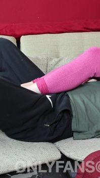 Young Amateur Wife Ballbusting and Facesitting in Socks