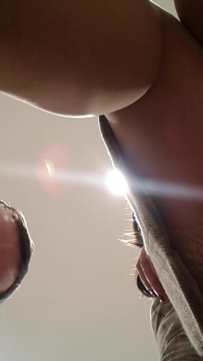 Mike Vonberg: Güzel bir orospu ile alışverişe gittim ve onu orada iç çamaşırını çıkarıp...