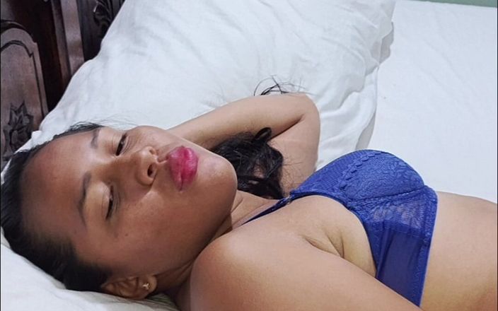 Agathatey_1: बिकनी पहनी मेरे पड़ोसी ने मुझे उसके साथ अच्छी हस्तमैथुन वाली तस्वीरें एक्सचेंज की