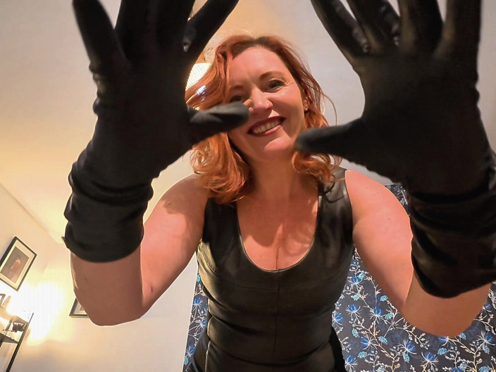 InannaJustice: Paris deri tanrıça - siyah deri eldivenli şehvetli el kapağı