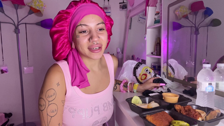 Nali Marie: Mukbang Spicy Food Asmr Long Nails Messy Facestuffing Vlog