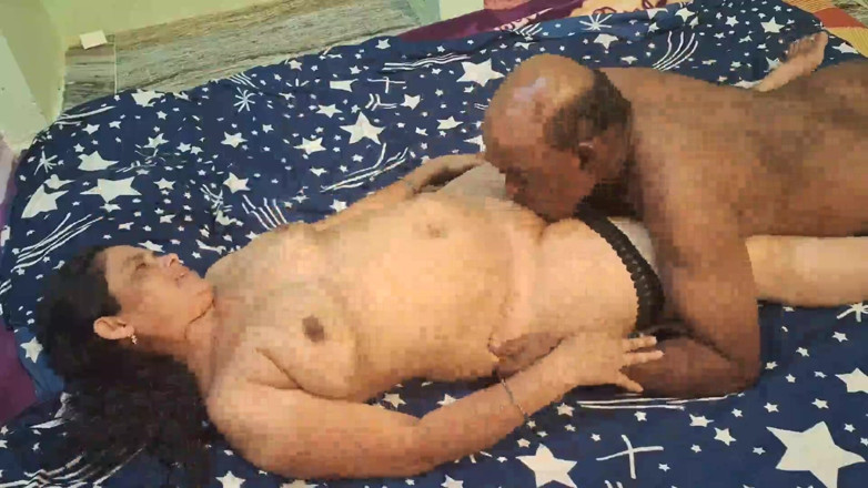 Sexy sindu: Hintli amatör çift mükemmel sikişiyor