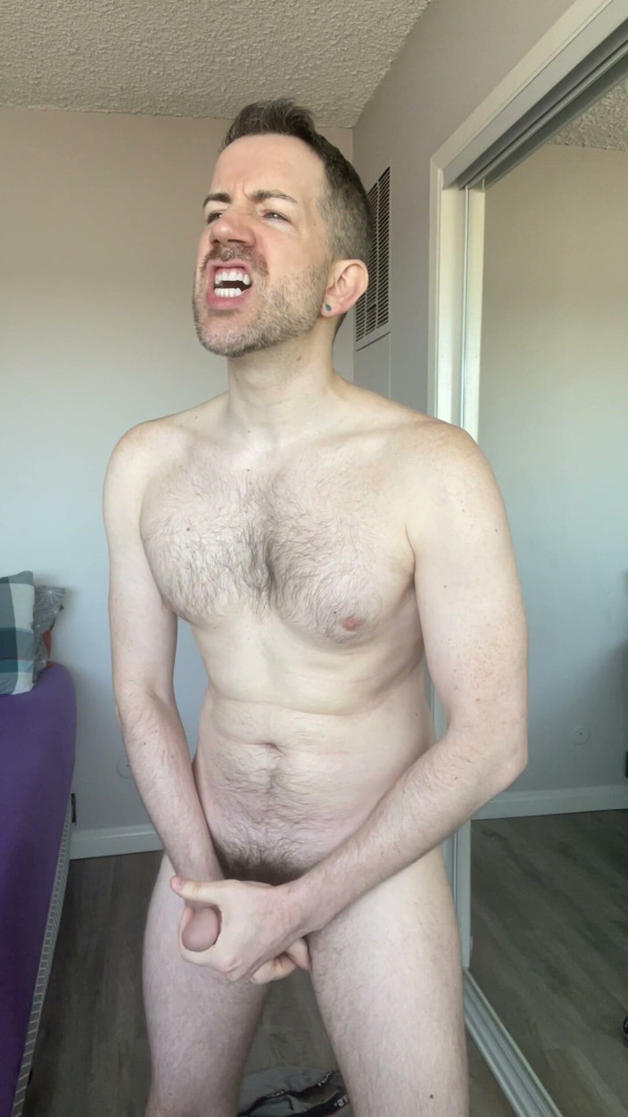 Brad XO: Addicted to Donging