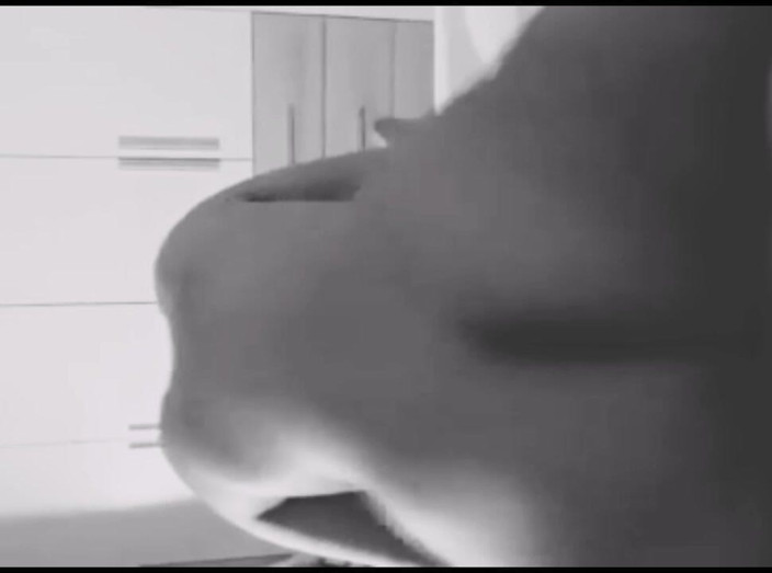 Rishi: Ab Nhi Aaugi Kbhi Tumhe Meri Kasam Nikalo Bahar Tight...