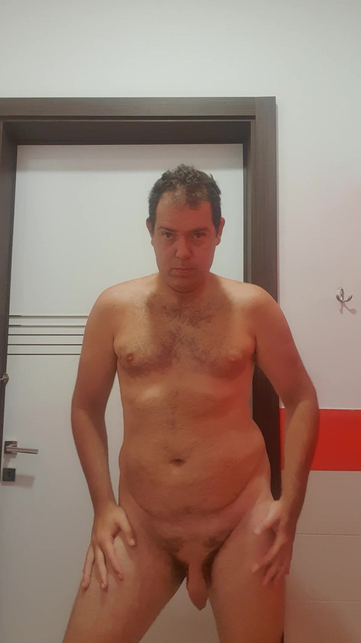 Mirko2589: Todos nus no banheiro público