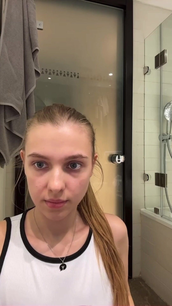 JuiceLussie: Obrovský péro šuká těsný anální creampie