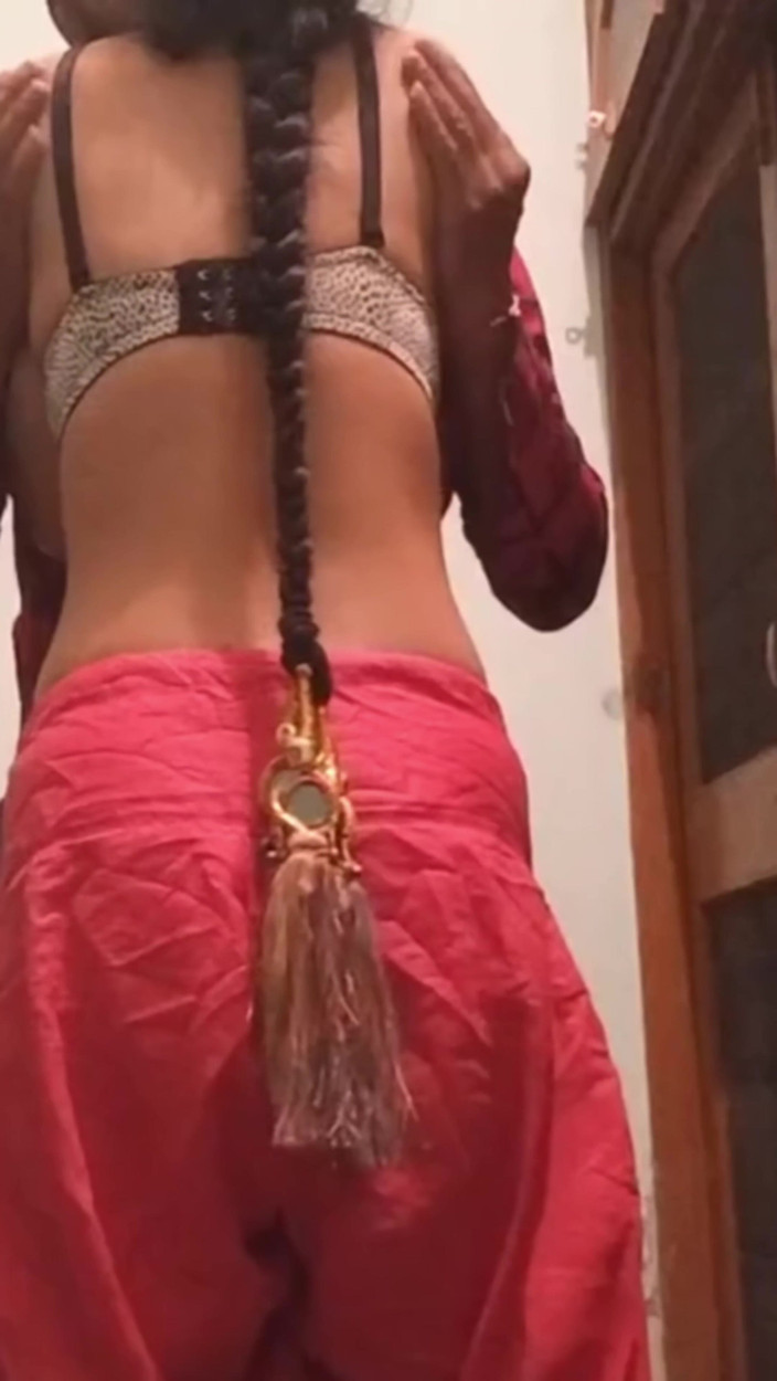 Parihema: Desi młoda przyrodnia siostra zostaje zerżnięta przez starszego brata