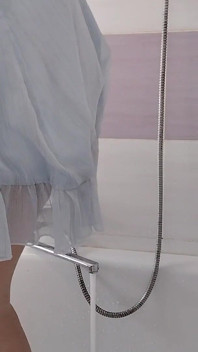 Bini seksi mencukur Vulvanya. Pepek latin berbulu panas, tetek besar, pantat besar.