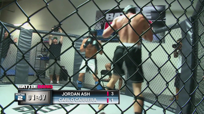 Get Your Fix: Hnědovlasá prstenkyně šuká vítěze MMA s obrovským výstřikem na obličej