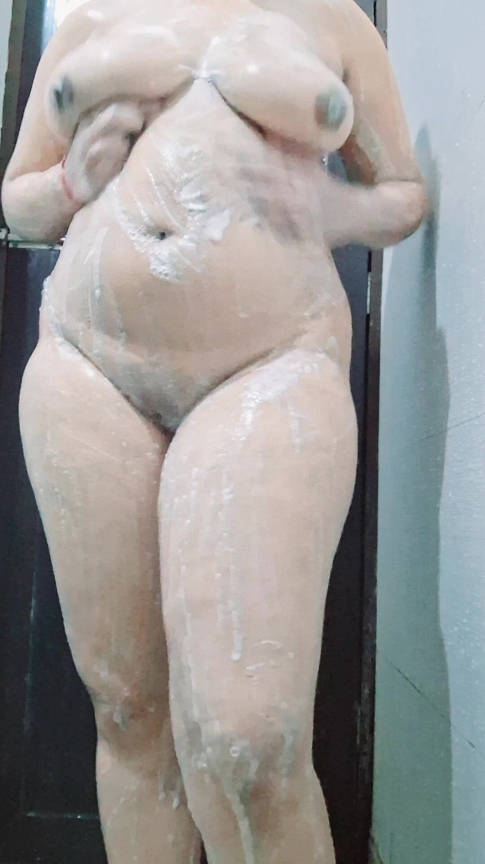 Riyathakur: Gadis kampus setelah musim panas mandi ganas seksi