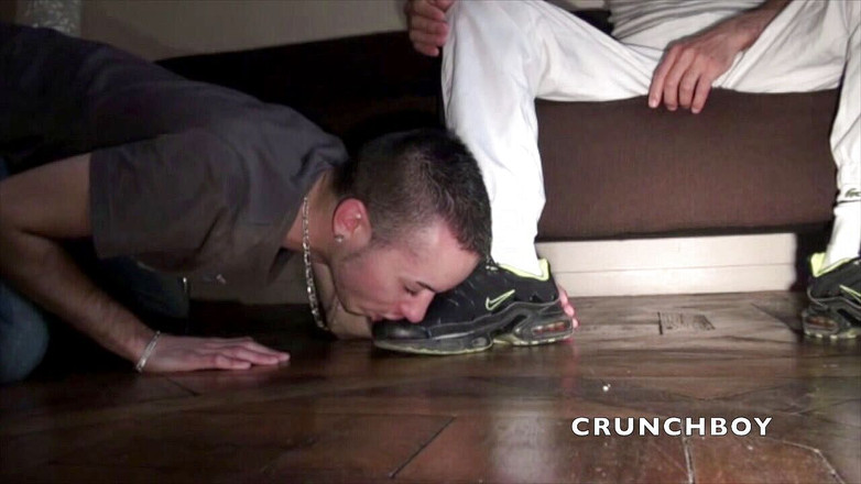 Sneaker gay: Французский твинк Alex покорил кроссовки Billy Baval