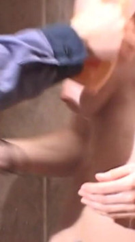 Goteando coño mojado y descuidado oral en la ducha