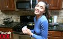 The Flourish Entertainment: Margarita Lopez nấu ăn trong nhà bếp và bị đụ