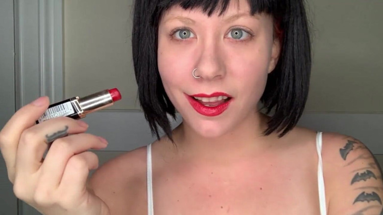 Deanna deadly: แฟนสาวยั่วเย็ดด้วยริมฝีปากแดงและชุดชั้นในสีขาว