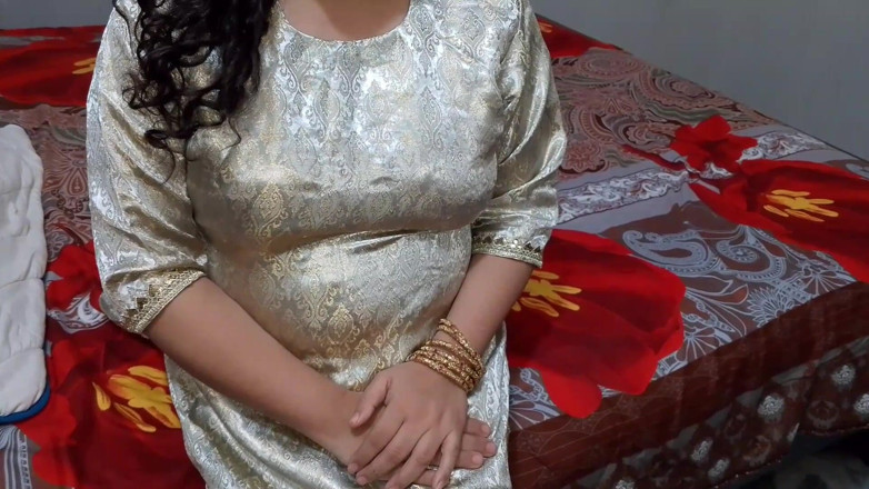 QueenbeautyQB: Mama vitregă indiană împarte patul noaptea - pentru că tatăl vitreg nu...