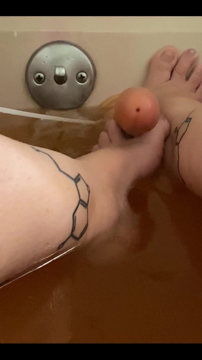 Sara Star: Footjob i vattnet