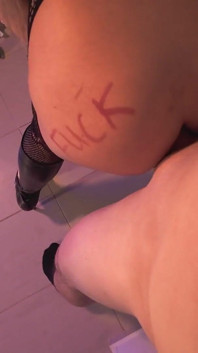 Moval de prezervativ! Sarina Young este curva anală a lui Elfron