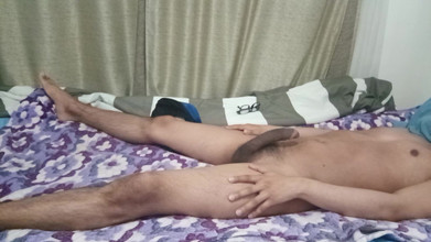 Un Loquito Mas: Aku lagi asik tanganku sampai orgasme, aku nggak bisa muasin...