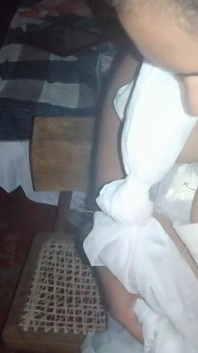 Kovil se vaapas aur main bahut dar gee thi ki main uske roomak ke baahar uske seksi sharir ko yaad karti hoon