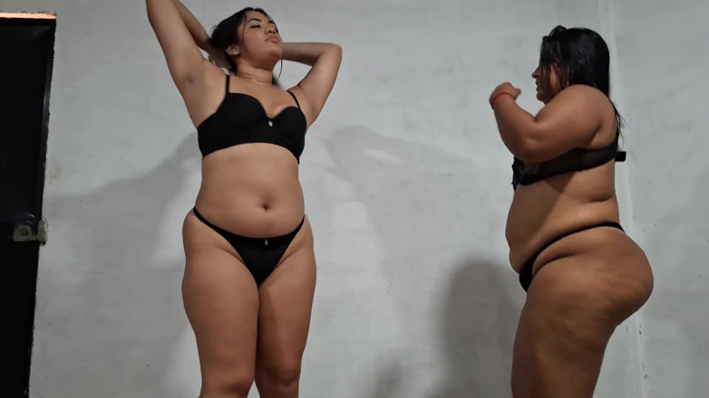 SugarPose: Dua gadis latina pantat montok bugil dan joget bareng-bareng