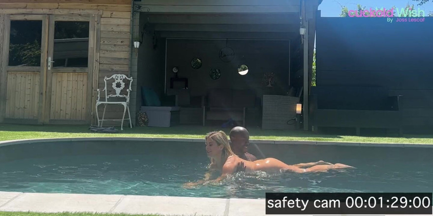 Joss for Cuckold wish: Lumacarie wird im schwimmbecken gefickt