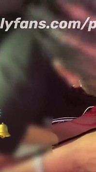 Zdrada 18-latka dała mi loda poza domem jej byłego chłopaka.