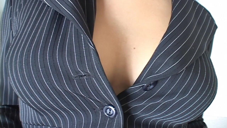 Watch Dirty Movies: Sexig tjej böjer sig när två kukar knullar hennes hål...