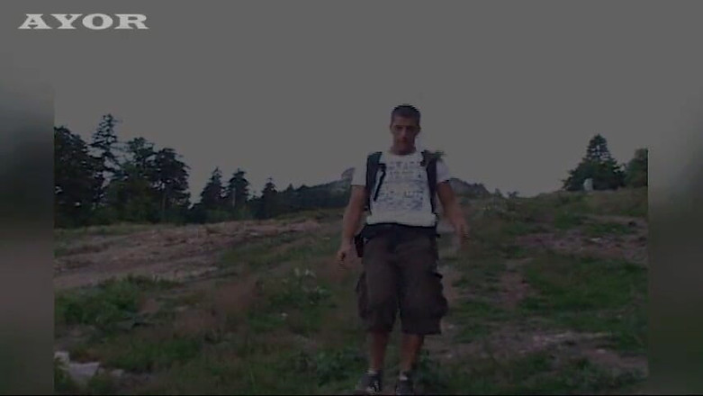 AYOR studios: Ariel vanean dientot habis-habisan di perkemahan!