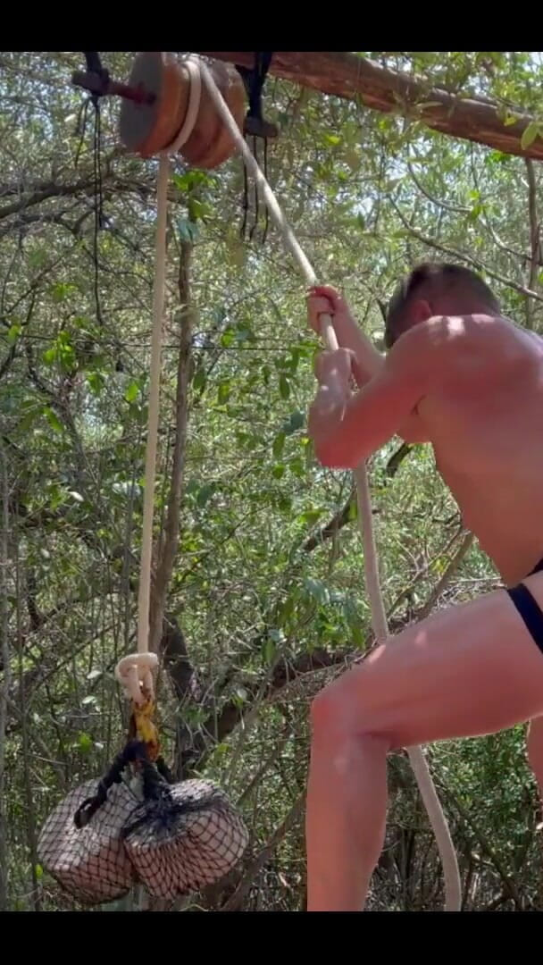 Rope Weight Pull Down Workou (CoachStuds)