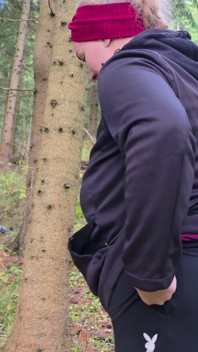 Pisciare All'aperto Nella Foresta - Mio Marito Adora Guardarmi Pisciare