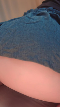 POV 옷을 입은 섹스: 거유, 신음하고 미니 스커트 아래에서 질싸 - Lilykoti