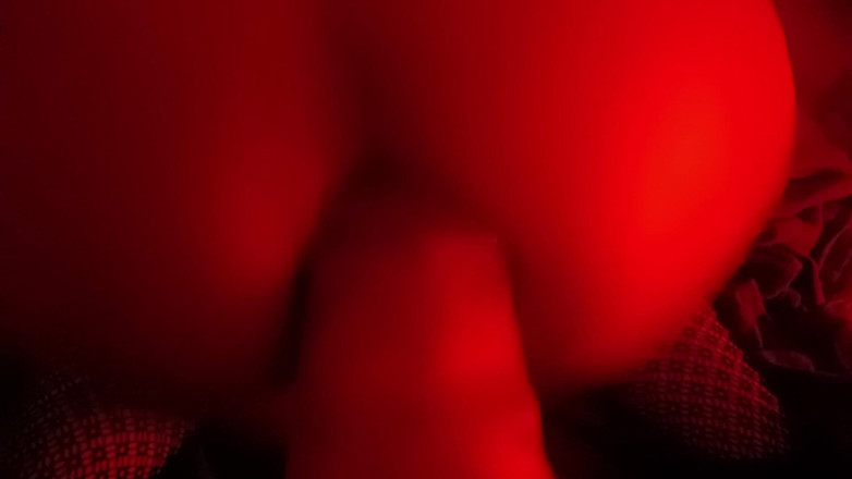 She Devil Moon: Au lit avec un très grand