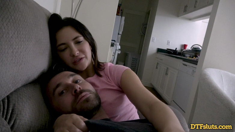 DTFSluts: James Deen is gepassioneerd door echte pornoactrice