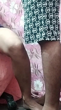 Istri sange ini dientot habis-habisan sampai tenggorokan dan telan sperma hangatnya