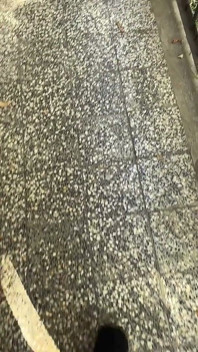 Bbw chơi chân với rất nhiều dầu và phun nước