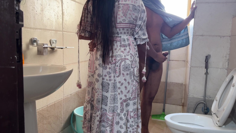 Hornycouple149: Stepson Saw MILF Saara Naked After Shower and Couldn’t Hold...