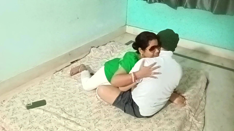 Popmini: Het indisk oskyldig bhabhi hardcore sex med granne nepalesisk vän