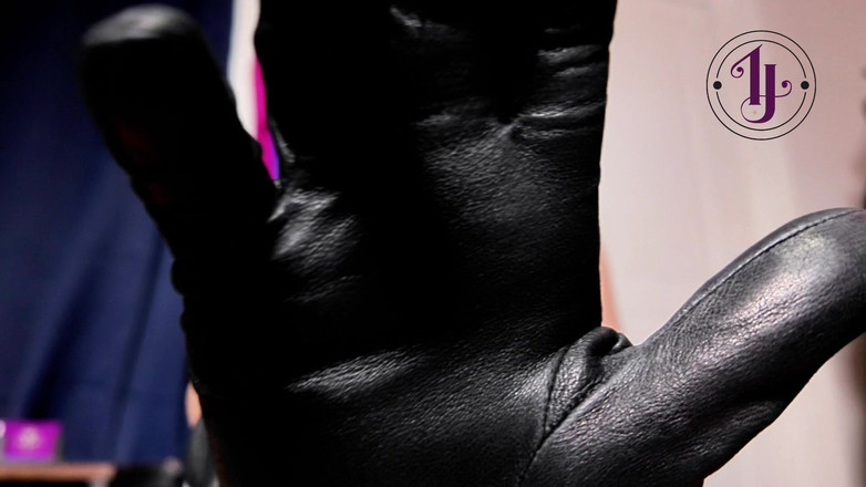 InannaJustice: Inanna Justice в видео от первого лица Hermes шелковый шарф и кожаные перчатки соблазнение: роскошное дыхание край