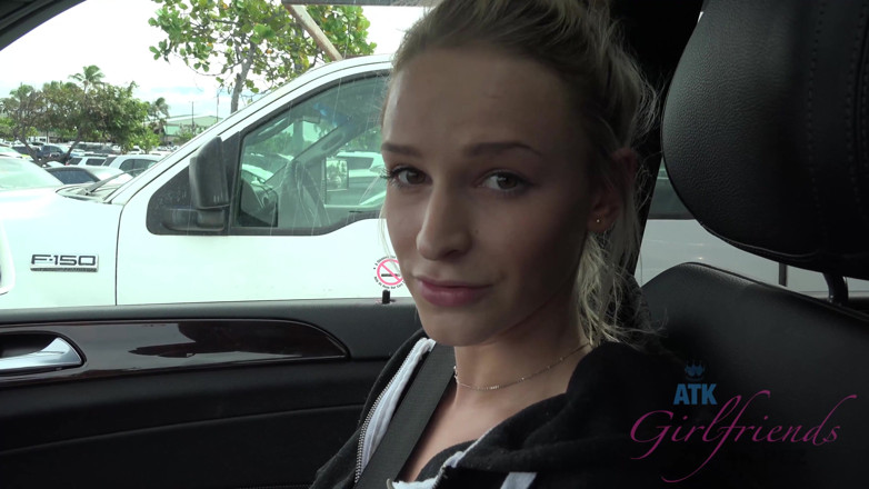 ATK Fans (Girlfriends): Virtuele vakantie op Hawaï met Emma Hix 1/16