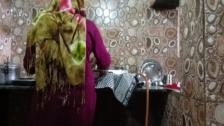 Bhabhi UP: Went to the Kitchen with a Friend's Wife Today