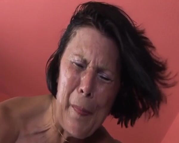 Porno kino: Horny German Granny Fucked by Horny Stud