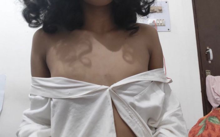 desigirl93: Sexe avec une fille desi au téléphone (pas de son désolé...